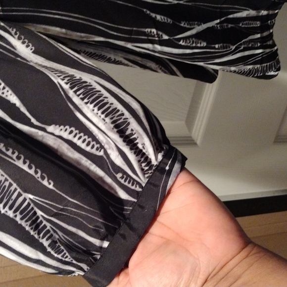 Coldwater Creek Plus Size Abstract Top 2X - Picture 5 of 9